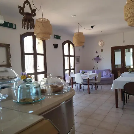 In Bb - Note Di Stelleresort In Marrubiu بيت ضيافة *